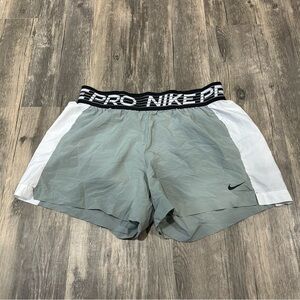 NIKE PRO - Grey Shorts